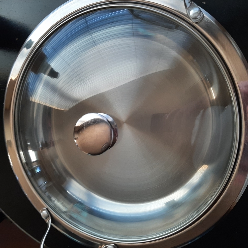 Wolfgang Puck Bistro Stainless Steel Buffet Server with Lid - Picture 2 of 4
